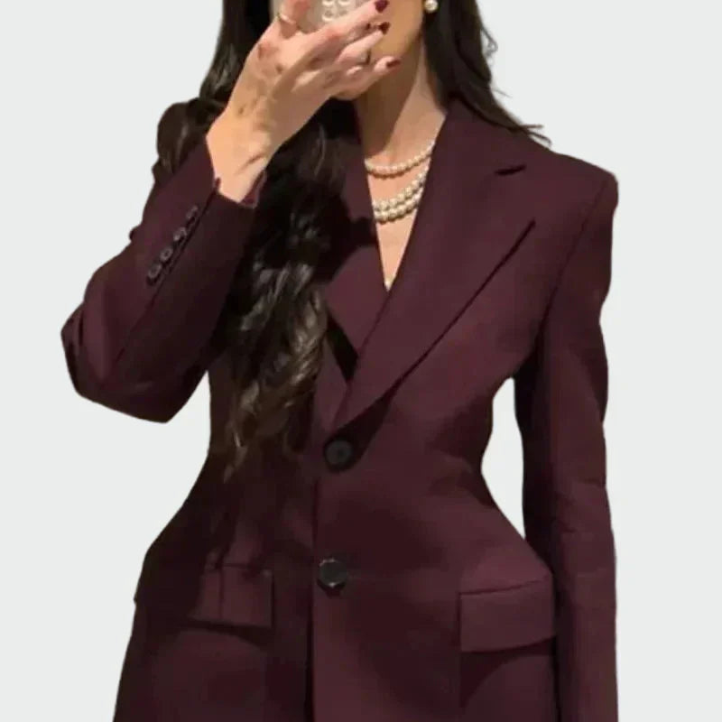 Jakna s elegantnom strukturom i gumbima